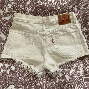 White Levi’s Shorts